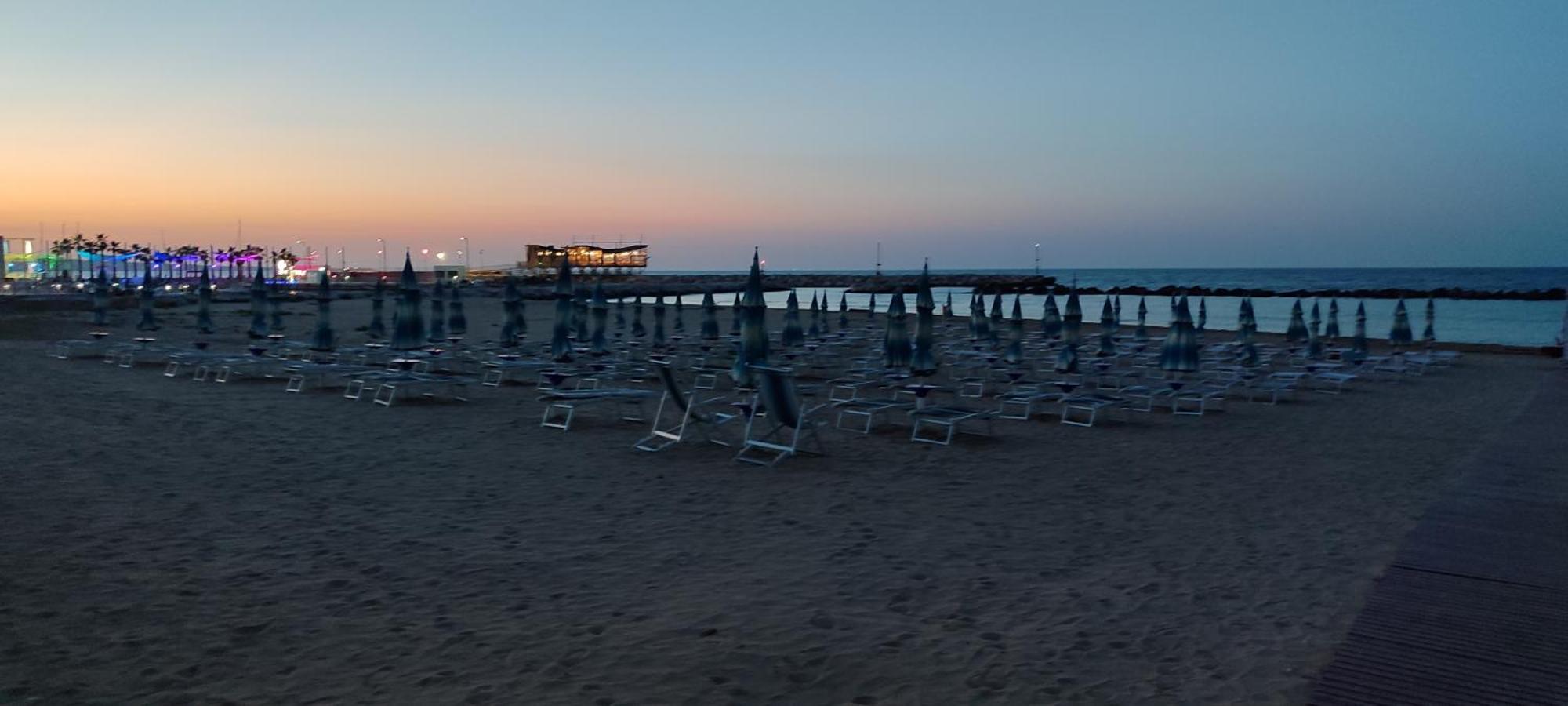 Oltre Confine Fronte Mare Villa มารินา ดิ มอนเตเนโร ภายนอก รูปภาพ